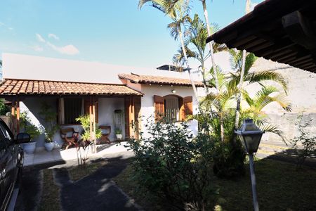 Casa à venda com 360m², 2 quartos e 3 vagasQuintal