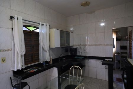 Casa à venda com 360m², 2 quartos e 3 vagasCozinha