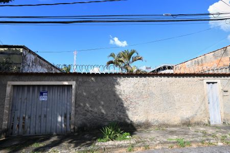 Casa à venda com 360m², 2 quartos e 3 vagasFachada