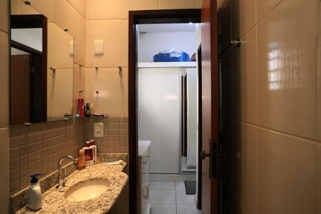 Casa à venda com 360m², 2 quartos e 3 vagasBanheiro da Suíte