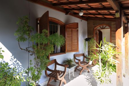 Casa à venda com 360m², 2 quartos e 3 vagasEntrada