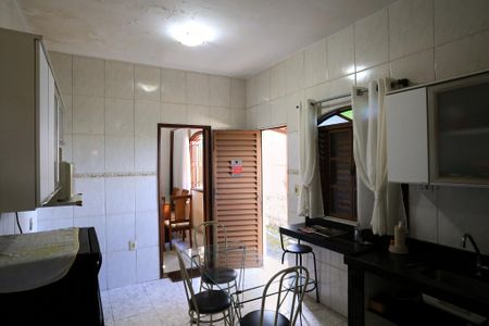 Casa à venda com 360m², 2 quartos e 3 vagasCozinha