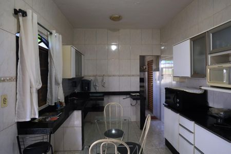Casa à venda com 360m², 2 quartos e 3 vagasCozinha