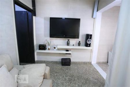 Casa à venda com 6 quartos, 320m² em Vila Paranagua, São Paulo