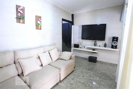 Casa à venda com 6 quartos, 320m² em Vila Paranagua, São Paulo