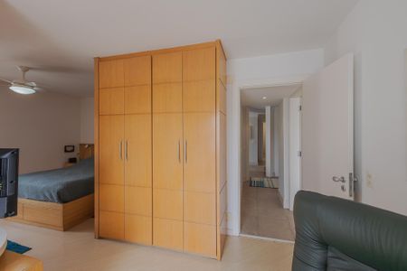 Apartamento à venda com 180m², 3 quartos e 2 vagas Apartamento à venda com 180m², 3 quartos e 2 vagasSuíte 3