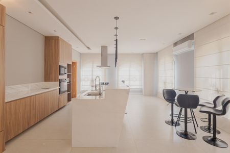 Apartamento à venda com 180m², 3 quartos e 2 vagas Apartamento à venda com 180m², 3 quartos e 2 vagasSalão de Festas