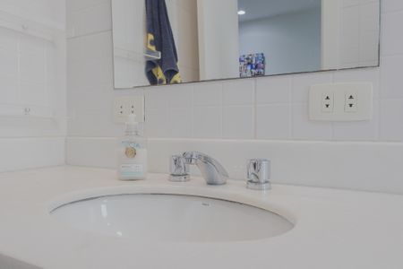 Apartamento à venda com 180m², 3 quartos e 2 vagas Apartamento à venda com 180m², 3 quartos e 2 vagasBanheiro da Suíte 1