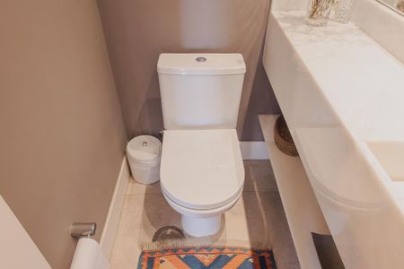 Apartamento à venda com 180m², 3 quartos e 2 vagas Apartamento à venda com 180m², 3 quartos e 2 vagasLavabo 1