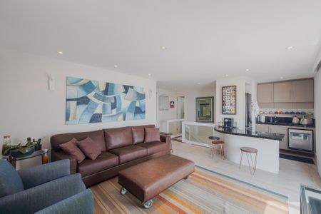 Apartamento à venda com 180m², 3 quartos e 2 vagas Apartamento à venda com 180m², 3 quartos e 2 vagasSala 1