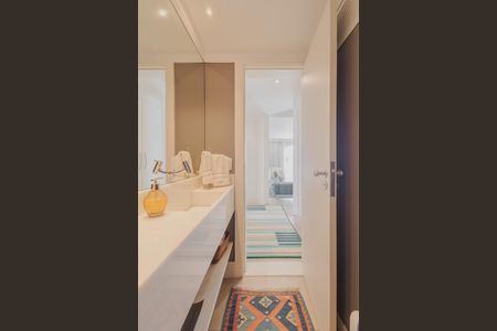 Apartamento à venda com 180m², 3 quartos e 2 vagas Apartamento à venda com 180m², 3 quartos e 2 vagasLavabo 1