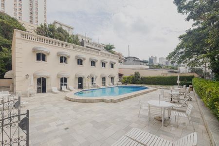 Apartamento à venda com 180m², 3 quartos e 2 vagas Apartamento à venda com 180m², 3 quartos e 2 vagasPiscina