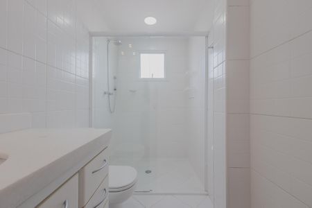 Apartamento à venda com 180m², 3 quartos e 2 vagas Apartamento à venda com 180m², 3 quartos e 2 vagasBanheiro da Suíte 1