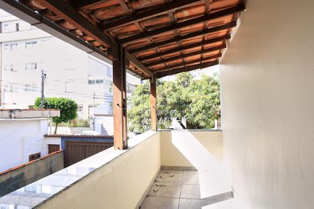 Casa para alugar com 120m², 3 quartos e sem vaga Casa para alugar com 120m², 3 quartos e sem vagaVaranda