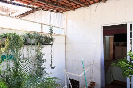Casa à venda com 88m², 2 quartos e 1 vaga Casa à venda com 88m², 2 quartos e 1 vagaVaranda