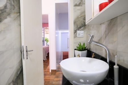 Casa à venda com 88m², 2 quartos e 1 vaga Casa à venda com 88m², 2 quartos e 1 vagaBanheiro