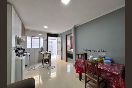 Sala de casa para alugar com 1 quarto, 30m² em Vargem Grande, Rio de Janeiro