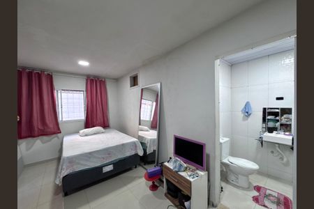 Suíte de casa para alugar com 1 quarto, 30m² em Vargem Grande, Rio de Janeiro