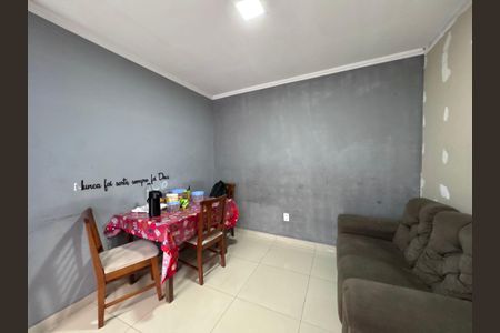 Sala de casa para alugar com 1 quarto, 30m² em Vargem Grande, Rio de Janeiro