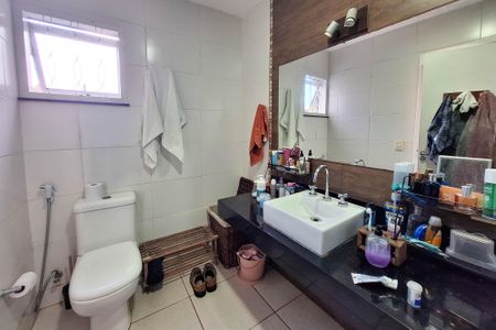 Casa à venda com 350m², 3 quartos e 3 vagasBanheiro da Suíte 1