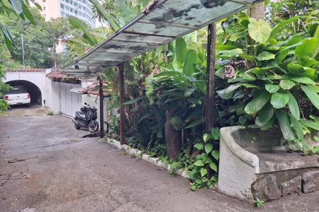 Casa à venda com 350m², 3 quartos e 3 vagasQuintal