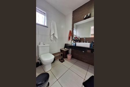 Casa à venda com 350m², 3 quartos e 3 vagasBanheiro da Suíte 1