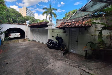 Casa à venda com 350m², 3 quartos e 3 vagasQuintal