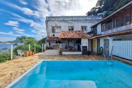 Casa à venda com 350m², 3 quartos e 3 vagasQuintal