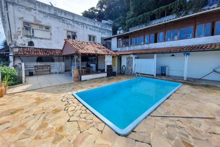 Casa à venda com 350m², 3 quartos e 3 vagasQuintal
