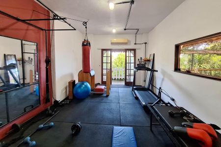 Casa à venda com 350m², 3 quartos e 3 vagasAcademia