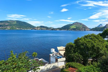Casa à venda com 350m², 3 quartos e 3 vagasEspaço Gourmet