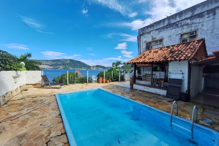 Casa à venda com 350m², 3 quartos e 3 vagasQuintal
