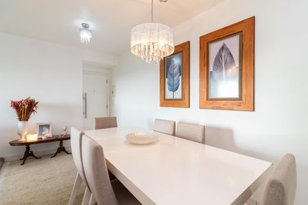 Apartamento à venda com 60m², 2 quartos e 1 vagaSala de Jantar