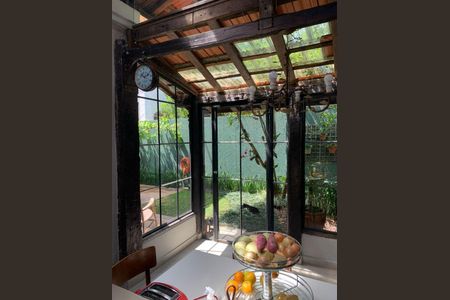 Casa à venda com 3 quartos, 180m² em Tamboré, Santana de Parnaíba