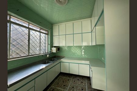 Casa à venda com 4 quartos, 247m² em Jardim Paulista, São Paulo