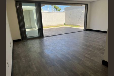 Casa à venda com 3 quartos, 200m² em Residencial Tambore III, Santana de Parnaíba