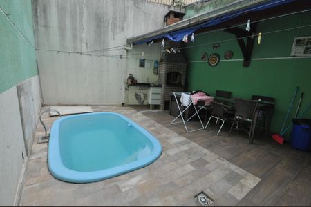Casa à venda com 150m², 3 quartos e 2 vagasPiscina