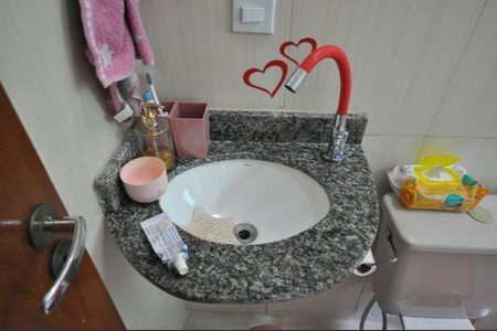 Casa à venda com 150m², 3 quartos e 2 vagasBanheiro da Suíte 2