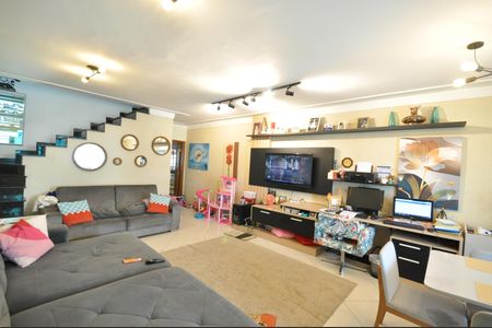 Sala de casa à venda com 3 quartos, 150m² em Vila Constança, São Paulo