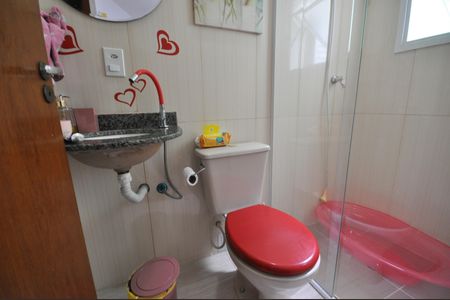 Casa à venda com 150m², 3 quartos e 2 vagasBanheiro da Suíte 2