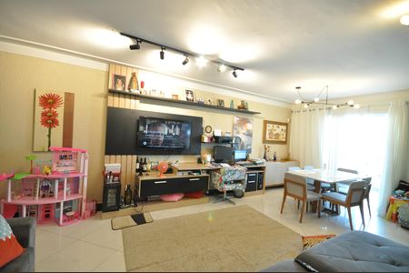 Sala de casa à venda com 3 quartos, 150m² em Vila Constança, São Paulo