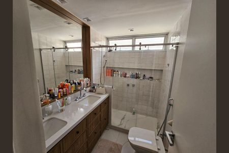 Apartamento à venda com 3 quartos, 142m² em Icaraí, Niterói