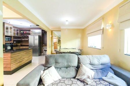 Casa à venda com 3 quartos, 110m² em Itaquera, São Paulo