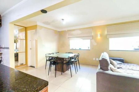 Casa à venda com 3 quartos, 110m² em Itaquera, São Paulo