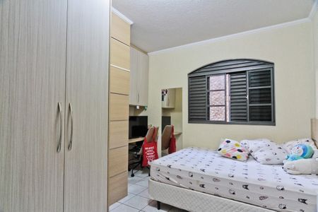 Casa à venda com 273m², 7 quartos e 5 vagas Casa à venda com 273m², 7 quartos e 5 vagasQuarto 3