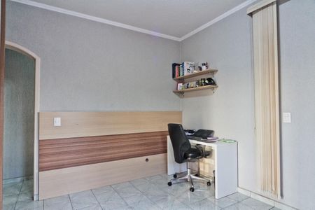 Casa à venda com 273m², 7 quartos e 5 vagas Casa à venda com 273m², 7 quartos e 5 vagasQuarto 6