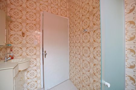 Casa à venda com 200m², 3 quartos e 2 vagasBanheiro