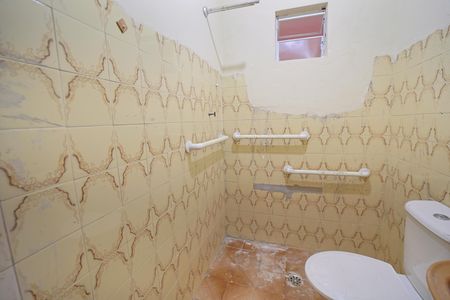 Casa à venda com 200m², 3 quartos e 2 vagasEdícula - Banheiro