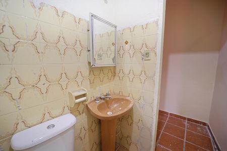 Casa à venda com 200m², 3 quartos e 2 vagasEdícula - Banheiro