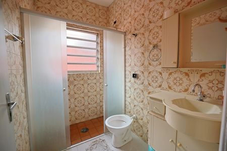 Casa à venda com 200m², 3 quartos e 2 vagasBanheiro